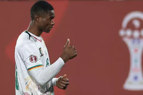 سجل وحقق رقمًا قياسيًا.. ماذا قدم كوفاني مع منتخب الكاميرون أمام موزمبيق؟